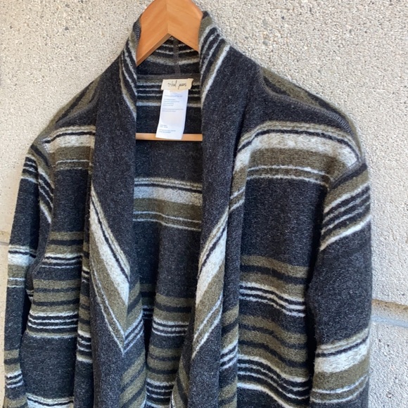 🤍Tribal Open Front Drape Sweater in Moss Colorway - Picture 6 of 17